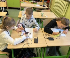kolis25-10