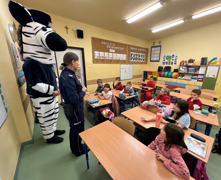 0E906C7C-18DD-44D1-90BA-E56240E65E8D