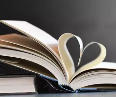 books-5615562_640.jpg