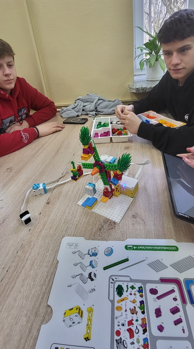lego8a-4