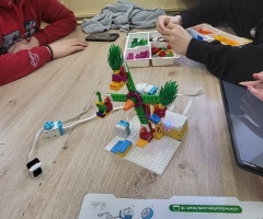 lego8a-4
