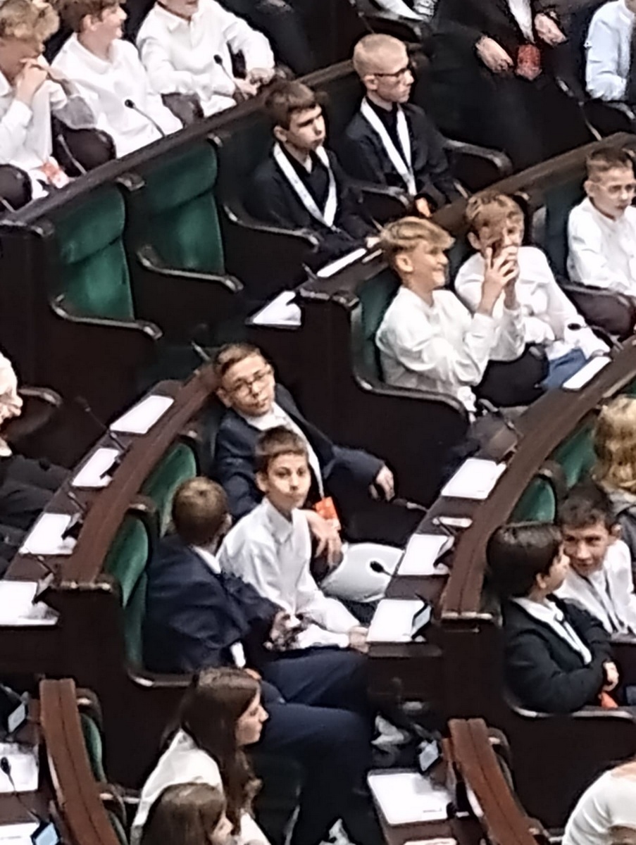 sejmdim-2403