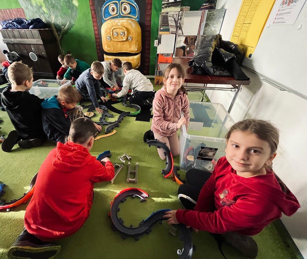 9CE0A9BA-5144-46DD-8CB2-3C46F32782A7